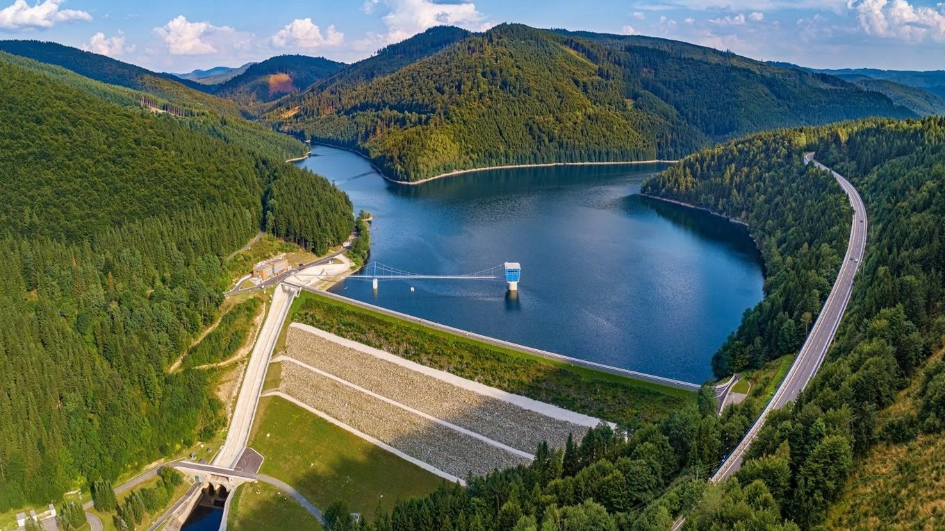 567fdc6f-26e2-42f1-a522-5dd80f589933